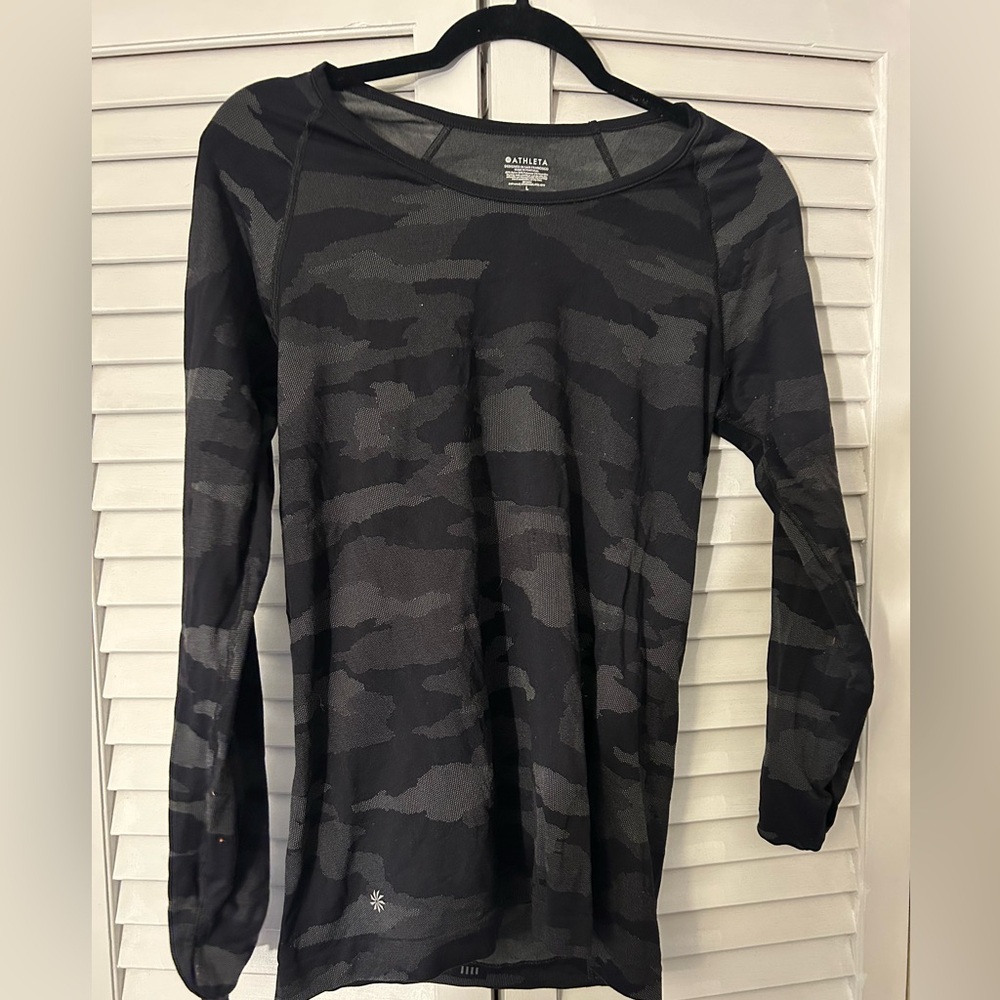 Athleta Speedlight Seamless Black Longsleeve